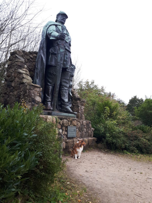 Naturpark-Hüttener-Berge_Der-olle-Bismarck-auf-dem-Aschberg-neu